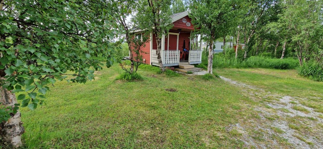 Bungalaven Lodge As Borselv Bagian luar foto