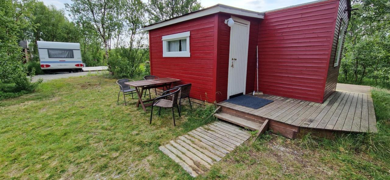 Bungalaven Lodge As Borselv Bagian luar foto