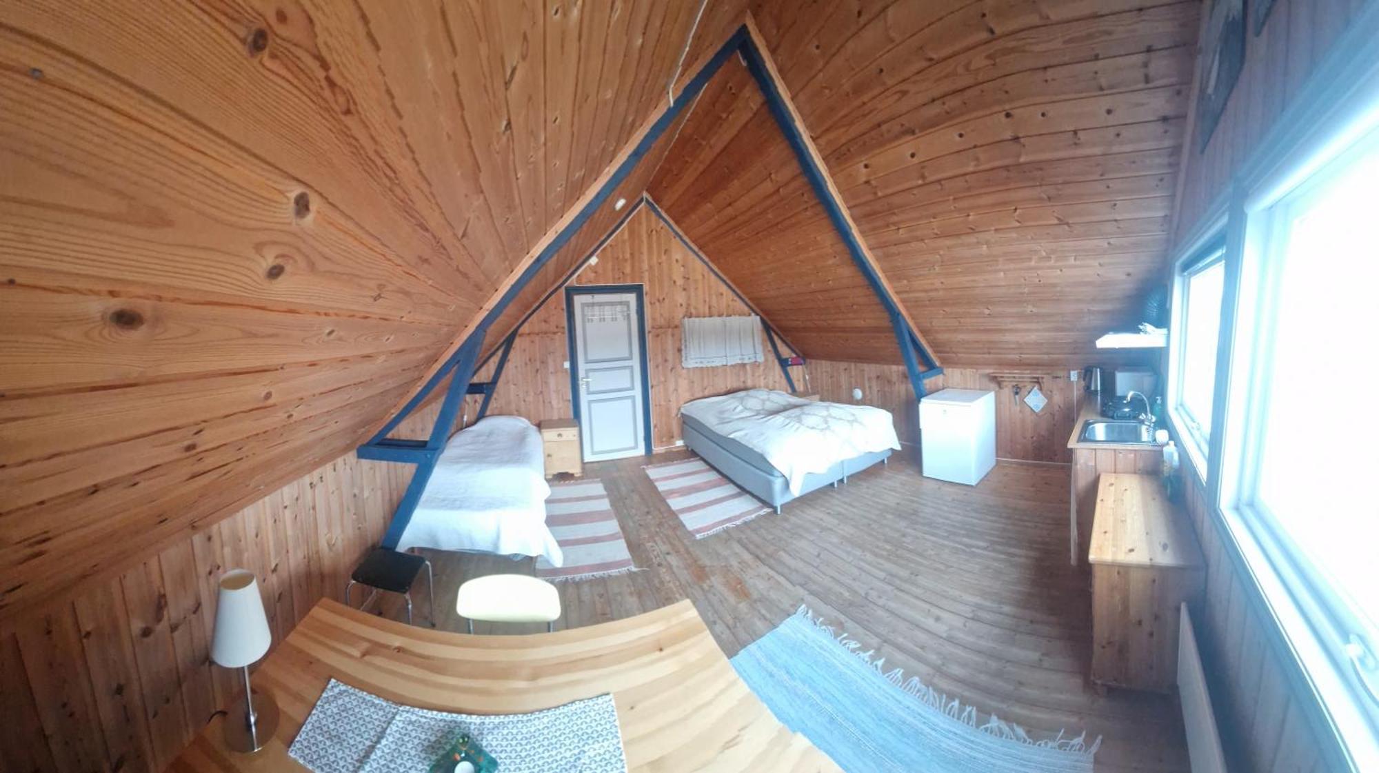 Bungalaven Lodge As Borselv Bagian luar foto